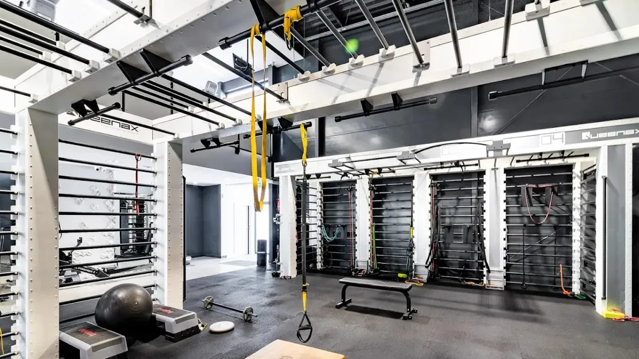 Instalacja Queenax – Białystok, Polska